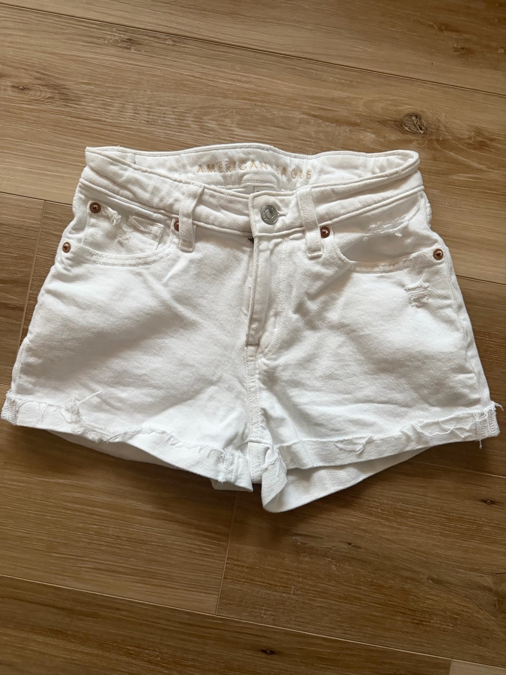American Eagle White High-Rise Jean Shorts, size 000